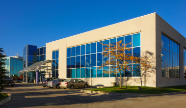 Proteção e monitoramento para edifícios corporativos e centros empresariais